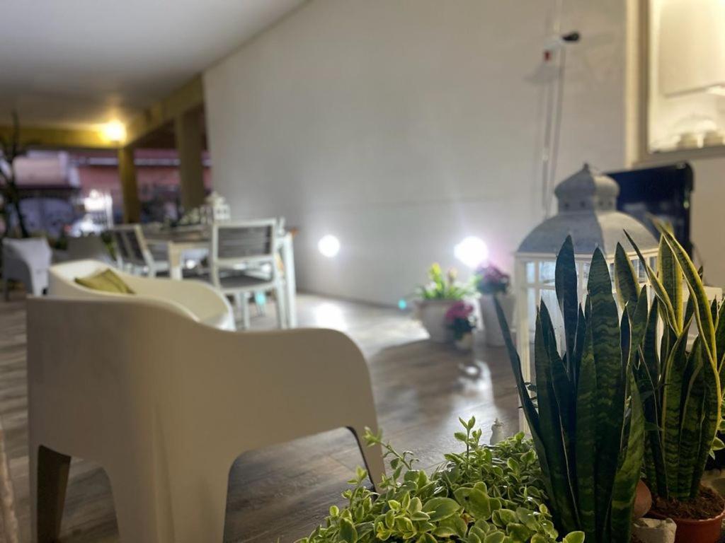 Viro House Bed & Breakfast Squinzano Bagian luar foto