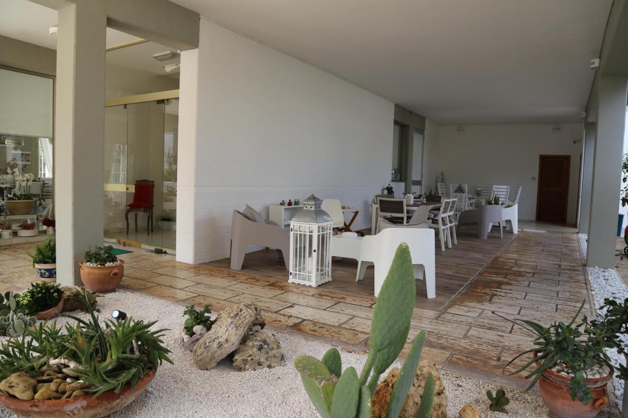 Viro House Bed & Breakfast Squinzano Bagian luar foto