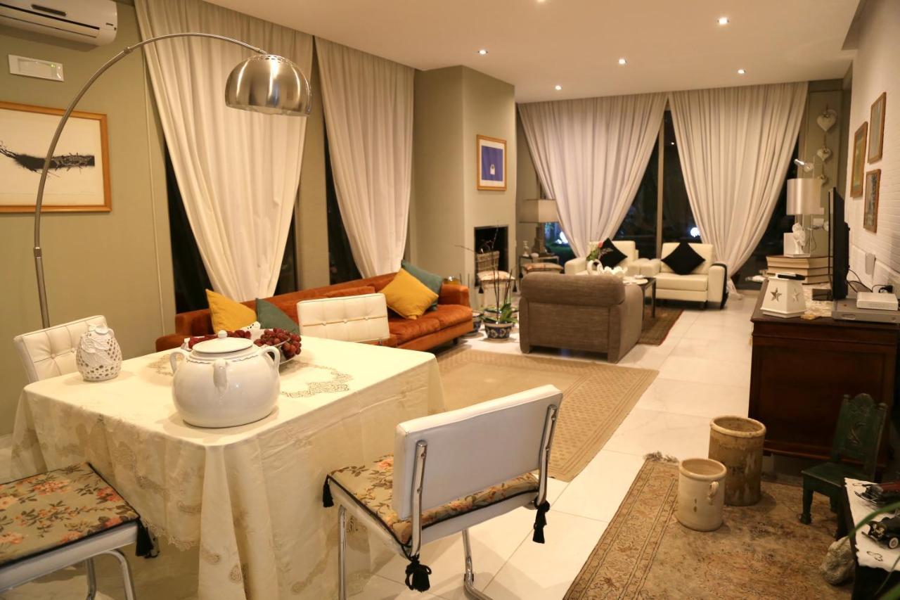 Viro House Bed & Breakfast Squinzano Bagian luar foto